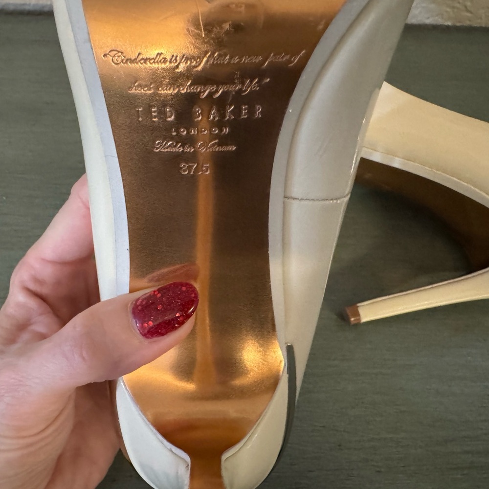 Ted Baker Classic Heel Pumps Sz. 37.5 - Picture 6 of 8